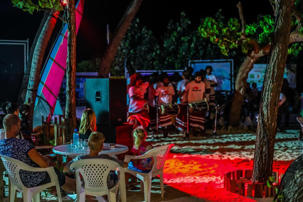 Salt Beach Hotel Maafushi Ngoại thất bức ảnh