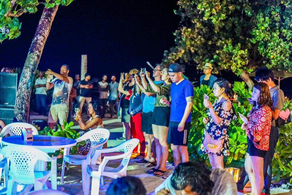 Salt Beach Hotel Maafushi Ngoại thất bức ảnh