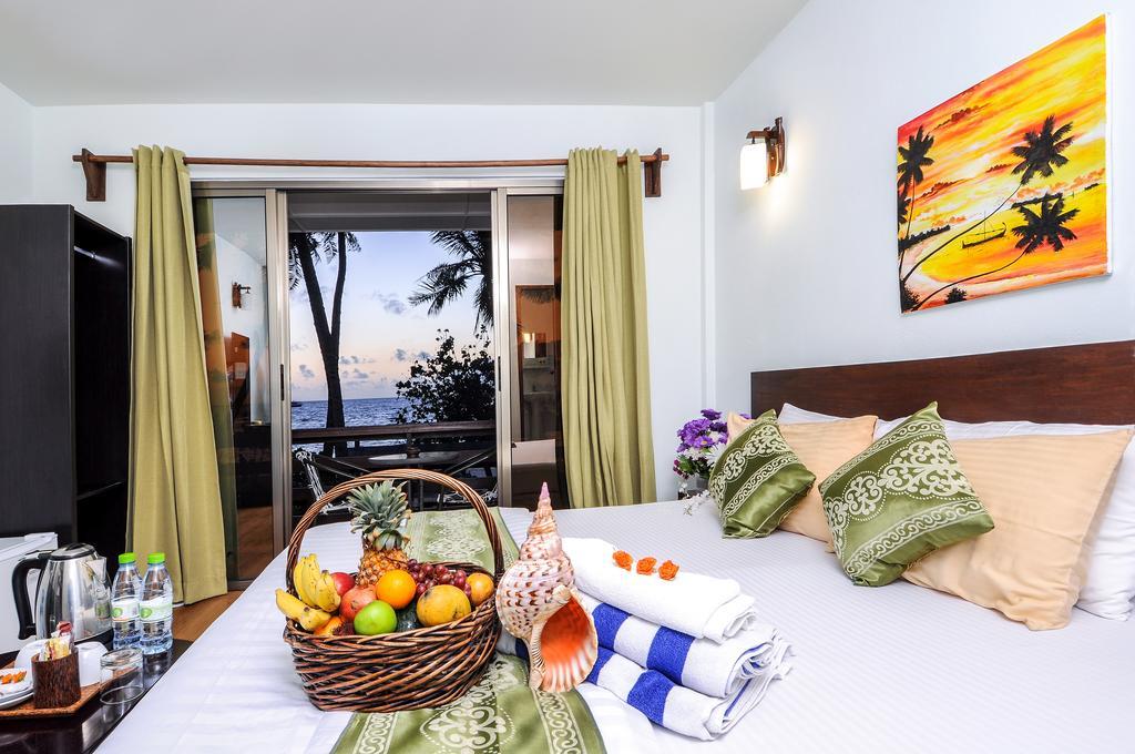 Salt Beach Hotel Maafushi Ngoại thất bức ảnh
