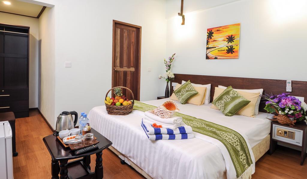 Salt Beach Hotel Maafushi Phòng bức ảnh