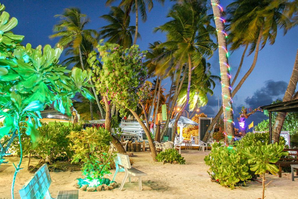 Salt Beach Hotel Maafushi Ngoại thất bức ảnh