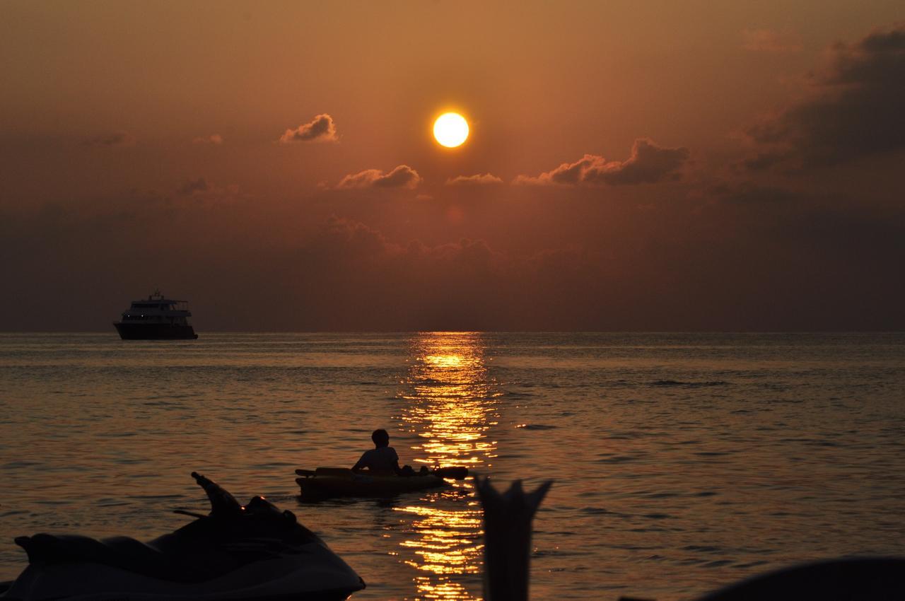 Salt Beach Hotel Maafushi Ngoại thất bức ảnh